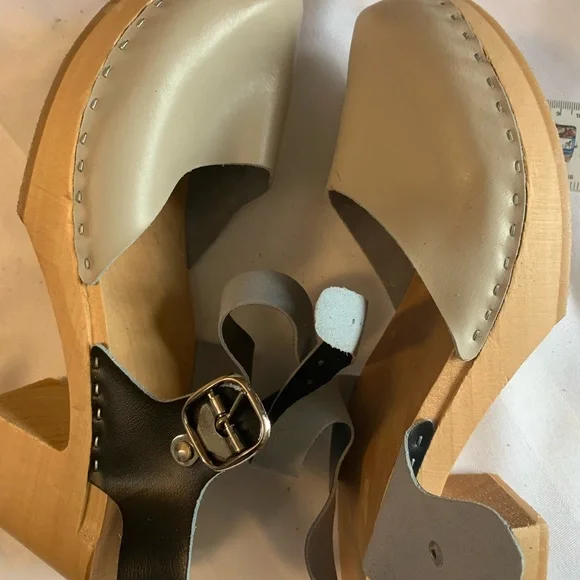 Leather clogs - Picture 1 of 9